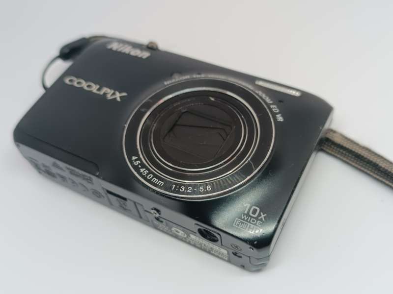 Nikon Coolpix S6300 - 16MP - 10x Zoom - Digital Camera