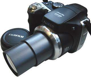 Fujifilm FinePix S8000fd - 8MP - 18x Zoom - Digital Camera