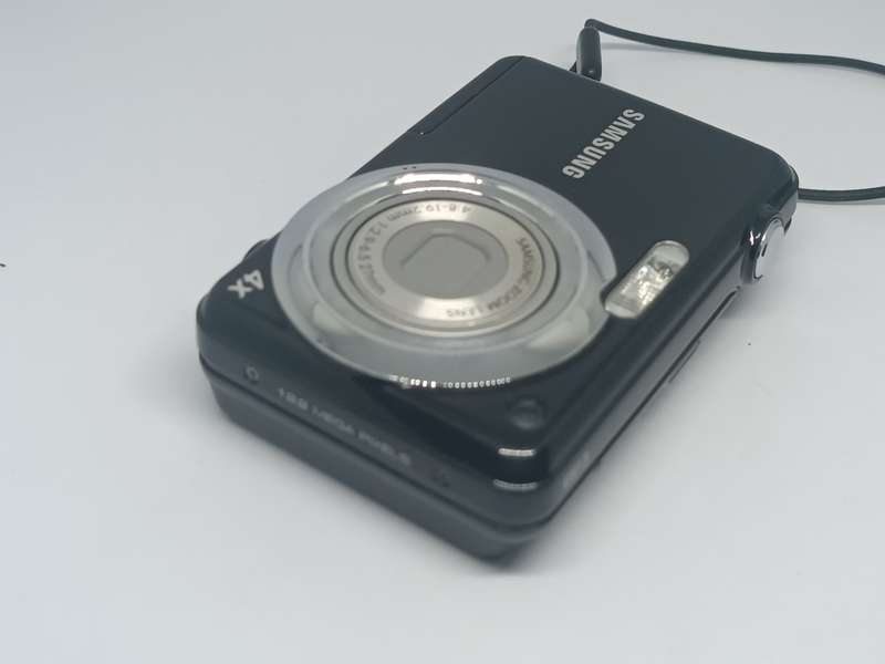 Samsung ES13 - 12.2MP - 4x Zoom - Digital Camera