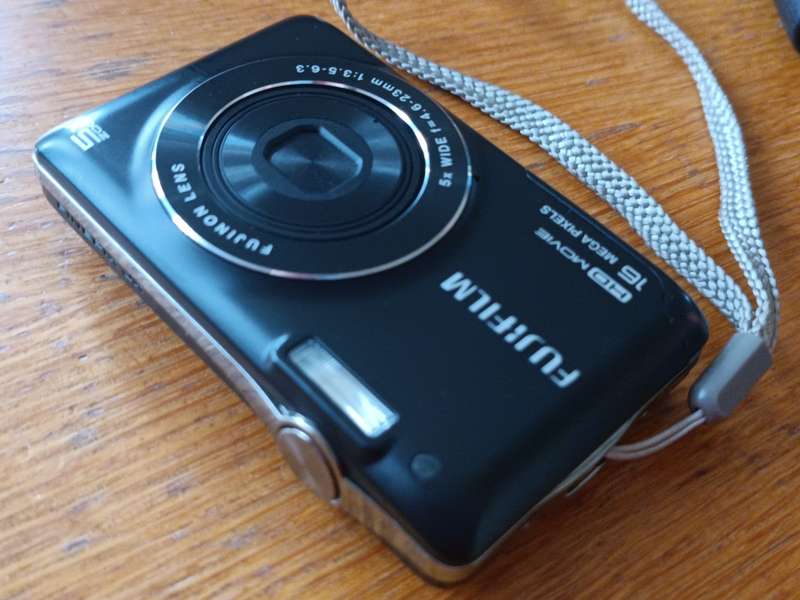 FUJIFILM JX660 - 16MP - 5x Zoom - Digital Camera