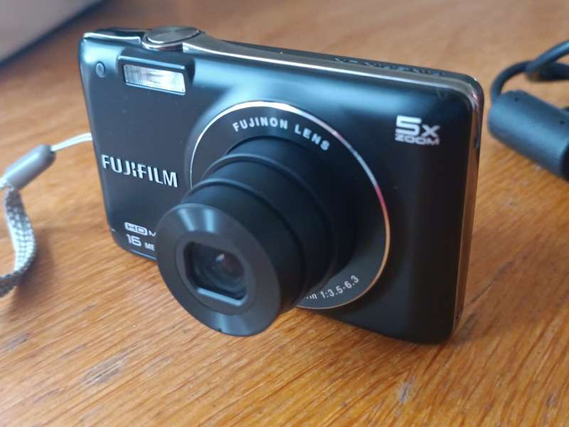 FUJIFILM JX660 - 16MP - 5x Zoom - Digital Camera