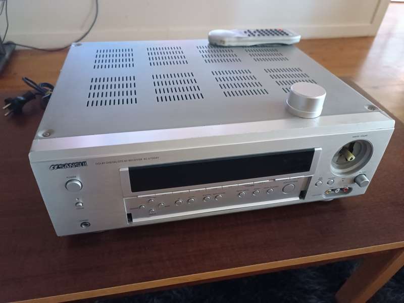Sansui RZ-6700AV Home Amplifier (volume button broken off)