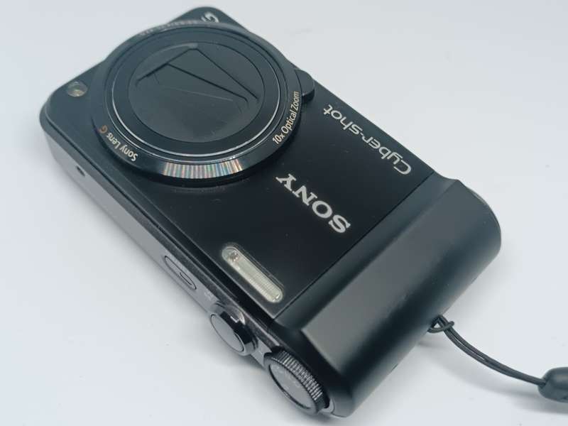Sony CyberShot DSC - H70 - 16.1MP - 10x Zoom - Digital Camera