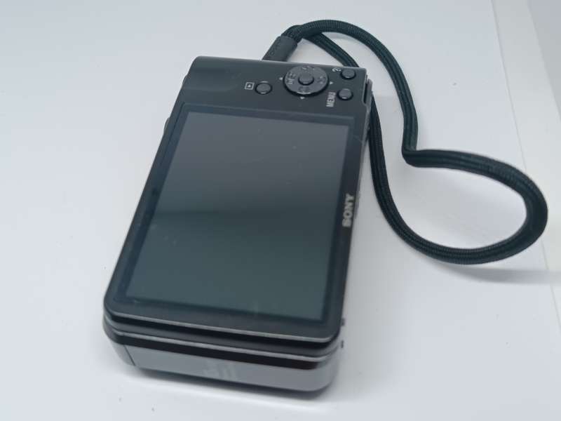 Sony CyberShot DSC - H70 - 16.1MP - 10x Zoom - Digital Camera