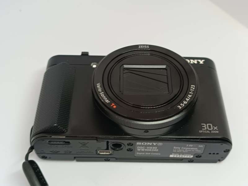 Sony Cyber-shot DSC-HX90V - 18.2MP - 30x Zoom - Digital Camera