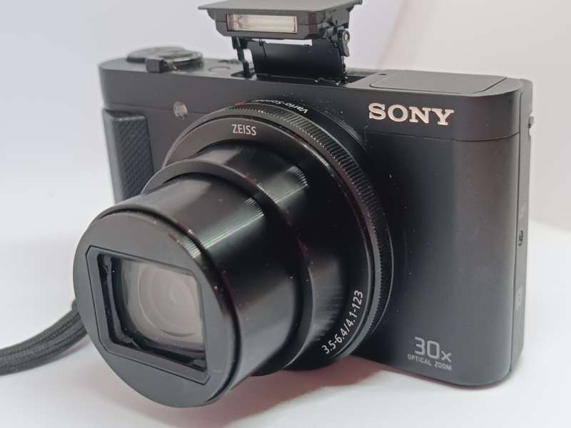 Sony Cyber-shot DSC-HX90V - 18.2MP - 30x Zoom - Digital Camera