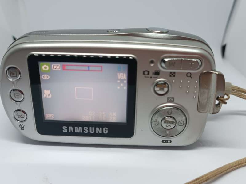 Samsung Digimax A40 - 4MP - 3x Zoom - Digital Camera