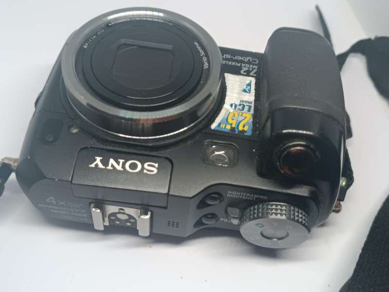 Sony DSC CyberShot V3 (lcd is white)- 7.2MP - 4x Zoom - Digital Camera FOR PARTS OR REPAIR!!!