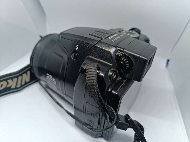Nikon Coolpix P100 - 10.3MP - 26X Zoom - Digital Camera