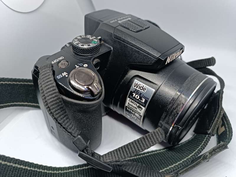 Nikon Coolpix P100 - 10.3MP - 26X Zoom - Digital Camera