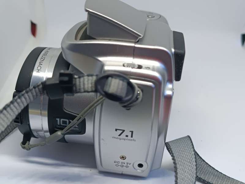 Kodak Z710 - 7.4MP - 10x Zoom - Digital Camera
