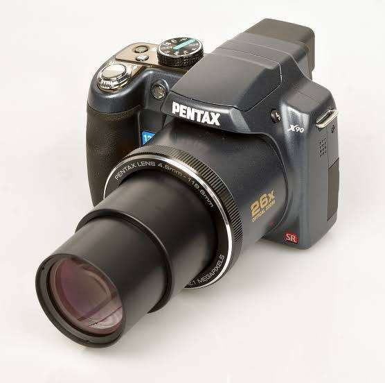 Pentax X90 - 12.1MP - 26x Zoom - Digital Camera