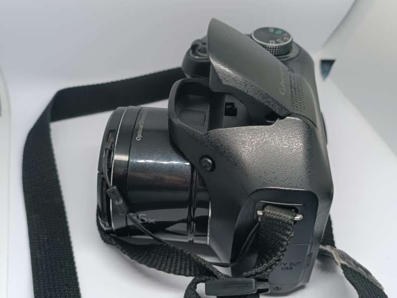 Sony DSC CyberShot H200 - 20.1MP - 26x Zoom - Digital Camera (please read)