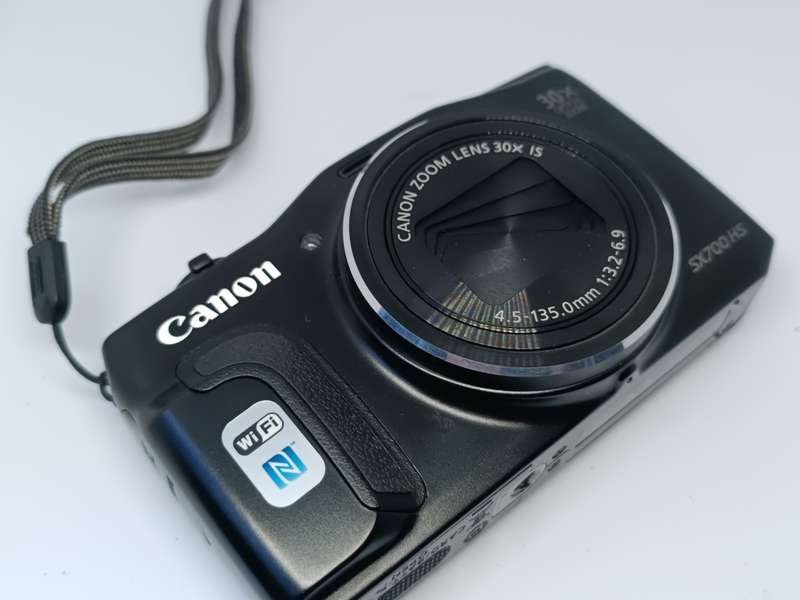 Canon POWERSHOT SX700HS - 16.1MP - 30x Zoom - Digital Wifi Camera