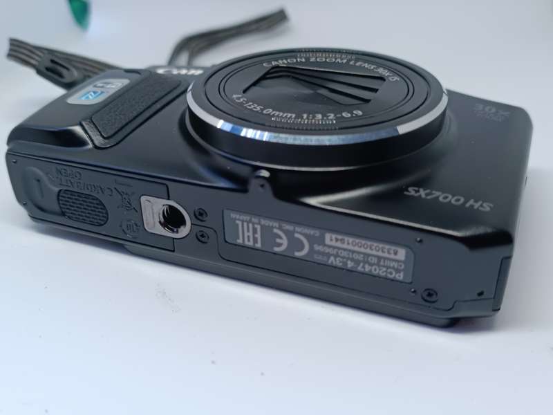 Canon POWERSHOT SX700HS - 16.1MP - 30x Zoom - Digital Wifi Camera