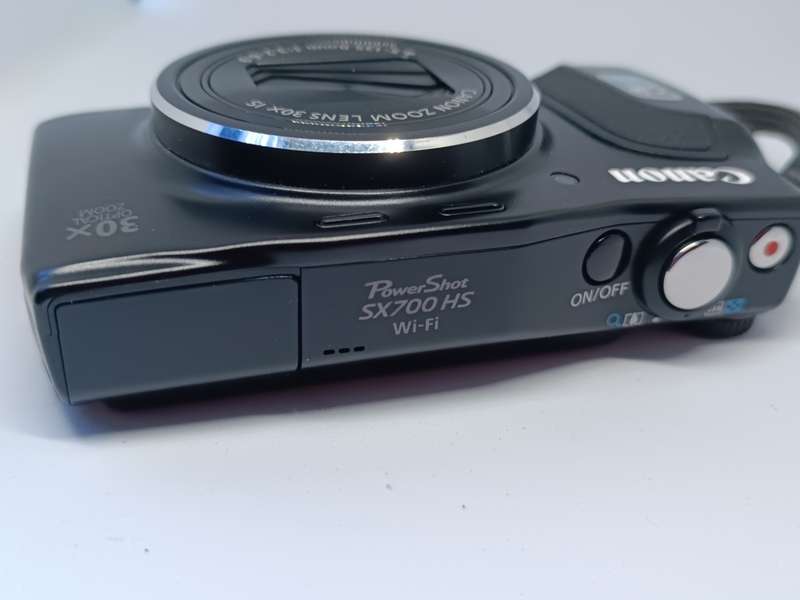 Canon POWERSHOT SX700HS - 16.1MP - 30x Zoom - Digital Wifi Camera