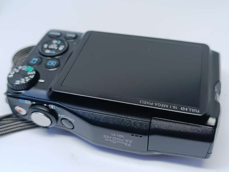 Canon POWERSHOT SX700HS - 16.1MP - 30x Zoom - Digital Wifi Camera