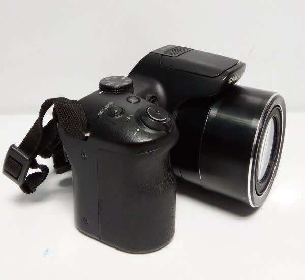 Samsung WB1100F - 35x Zoom - 16MP - Smart Camera (wifi)