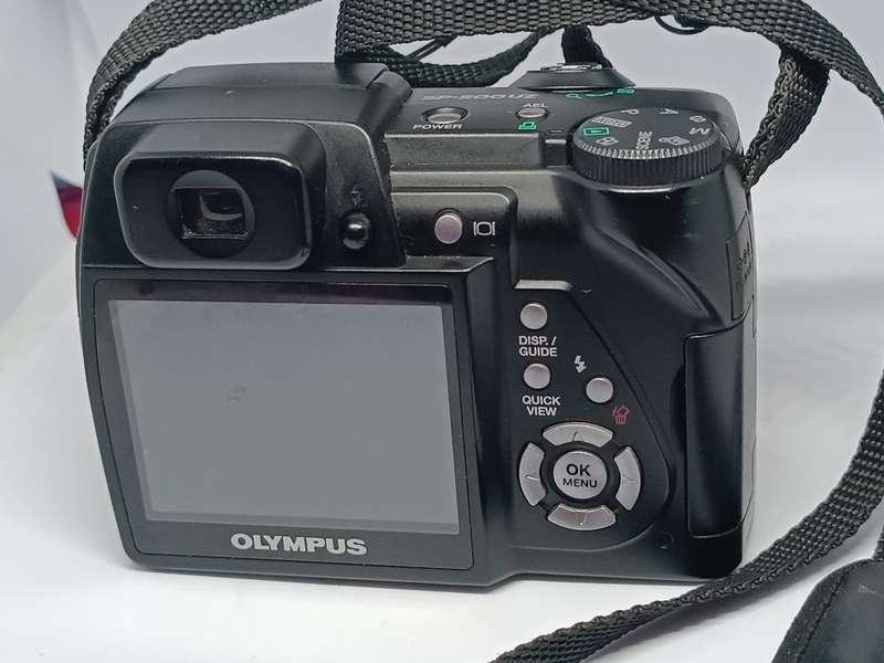 Olympus SP-500UZ - 6MP - 10x Zoom - Digital Camera
