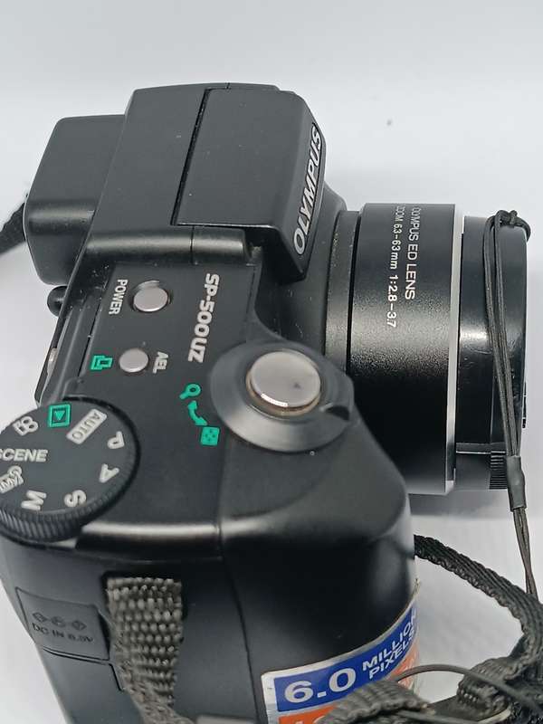 Olympus SP-500UZ - 6MP - 10x Zoom - Digital Camera