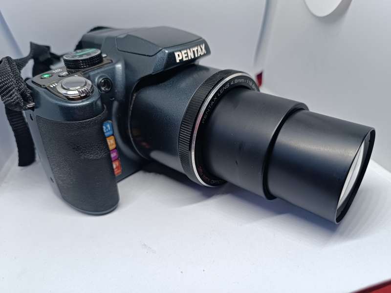 Pentax X90 - 12.1MP - 26x Zoom - Digital Camera