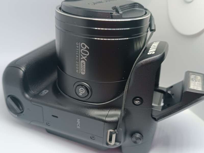 Samsung WB2200F - 16MP - 60x Zoom - Digital Smart Bridge Camera