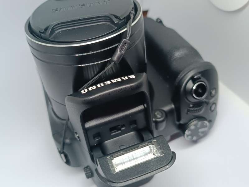 Samsung WB2200F - 16MP - 60x Zoom - Digital Smart Bridge Camera