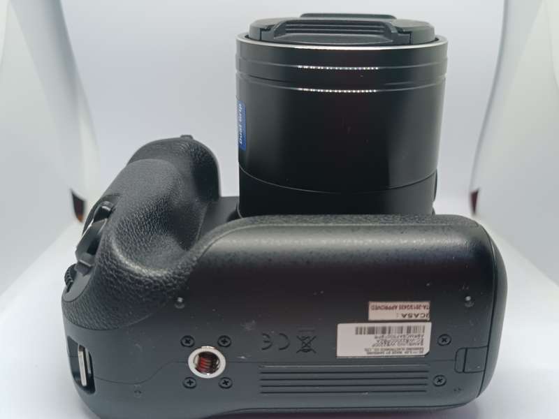 Samsung WB2200F - 16MP - 60x Zoom - Digital Smart Bridge Camera