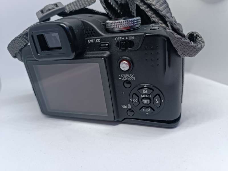 Panasonic DMC FZ8 - 7.2MP - 12x Zoom - Digital Camera