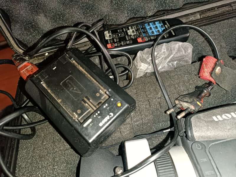Canon XM2 - 3-CCD Video Camera