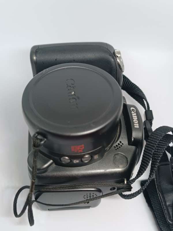 Canon POWERSHOT S3iS - 12x Zoom - 6MP - Digital Camera