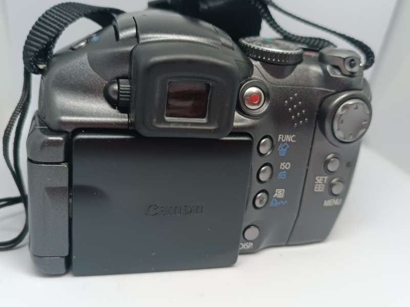 Canon POWERSHOT S3iS - 12x Zoom - 6MP - Digital Camera