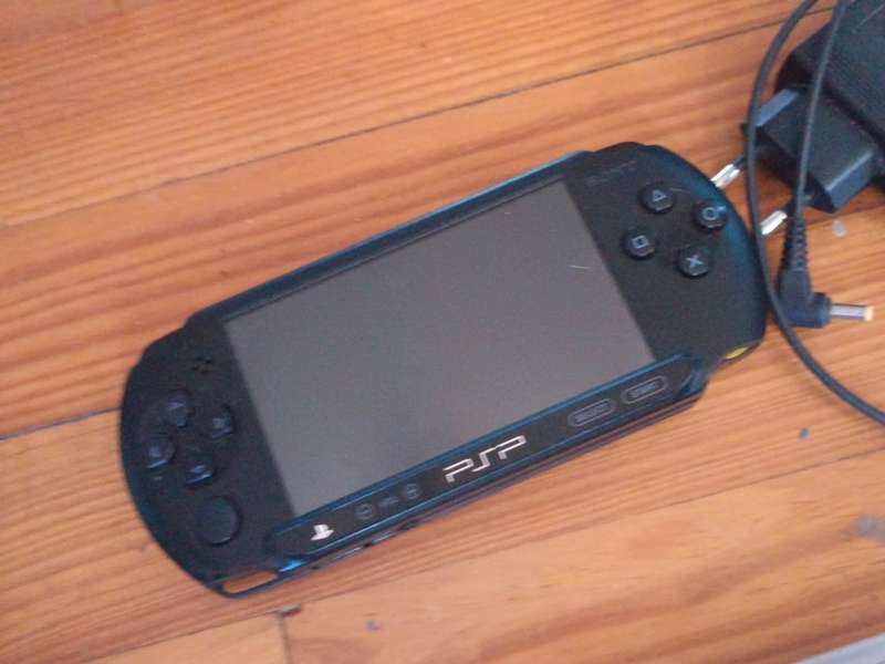 PSP Console E1004 + 21 Games ***AWESOME BUNDLE***!!!