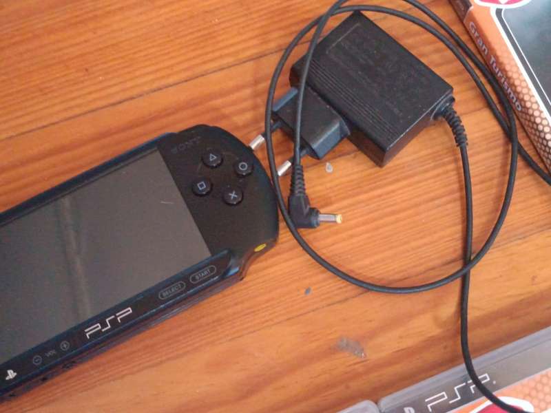 PSP Console E1004 + 21 Games ***AWESOME BUNDLE***!!!
