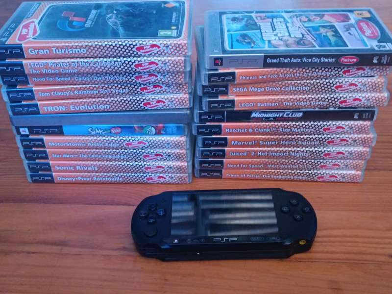 PSP Console E1004 + 21 Games ***AWESOME BUNDLE***!!!