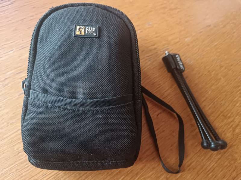 Compact Camera bag + Tripod