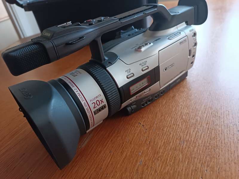 Canon XM2 - 3-CCD Video Camera