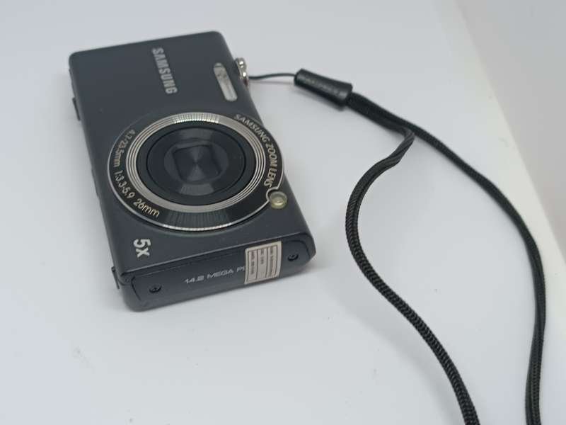 Samsung SH100 - 14.2MP - 5x Zoom - Smart Wifi Digital Camera
