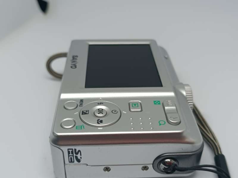 Sanyo VPC - S600 - 6MP - 4x Zoom - Digital Camera
