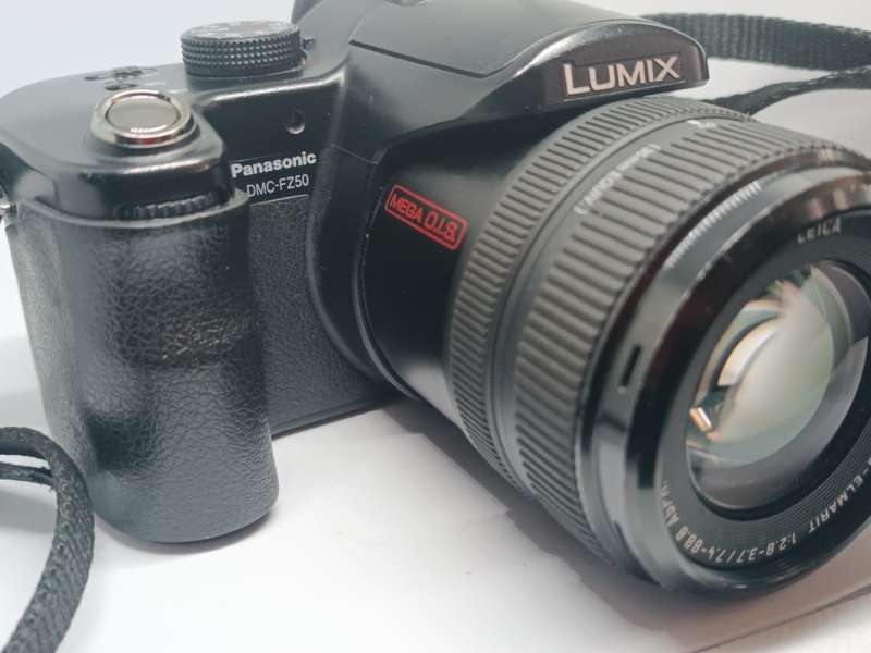 Panasonic Lumix DMC FZ50 - 10.1MP - 12x Zoom - Digital Camera
