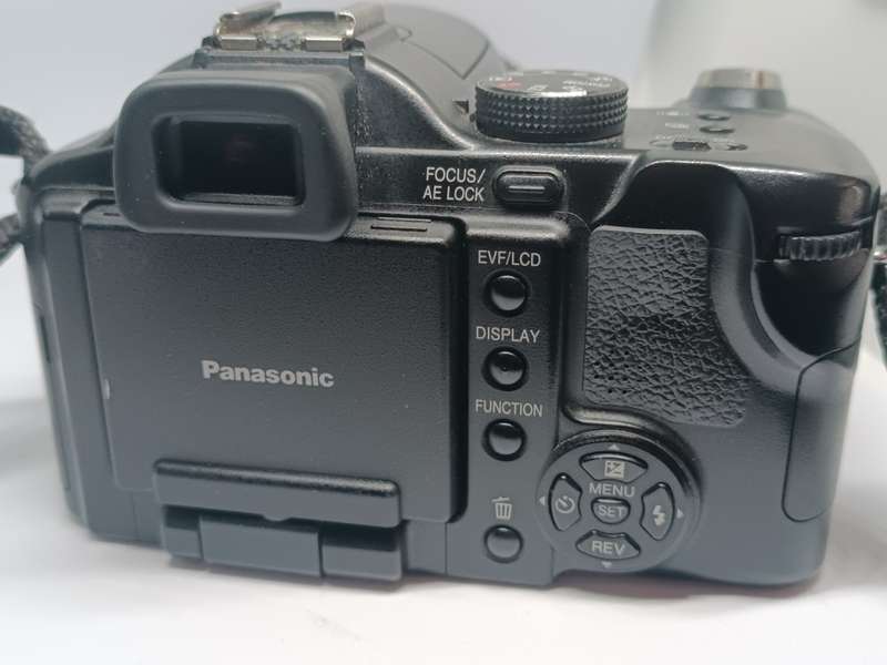 Panasonic Lumix DMC FZ50 - 10.1MP - 12x Zoom - Digital Camera