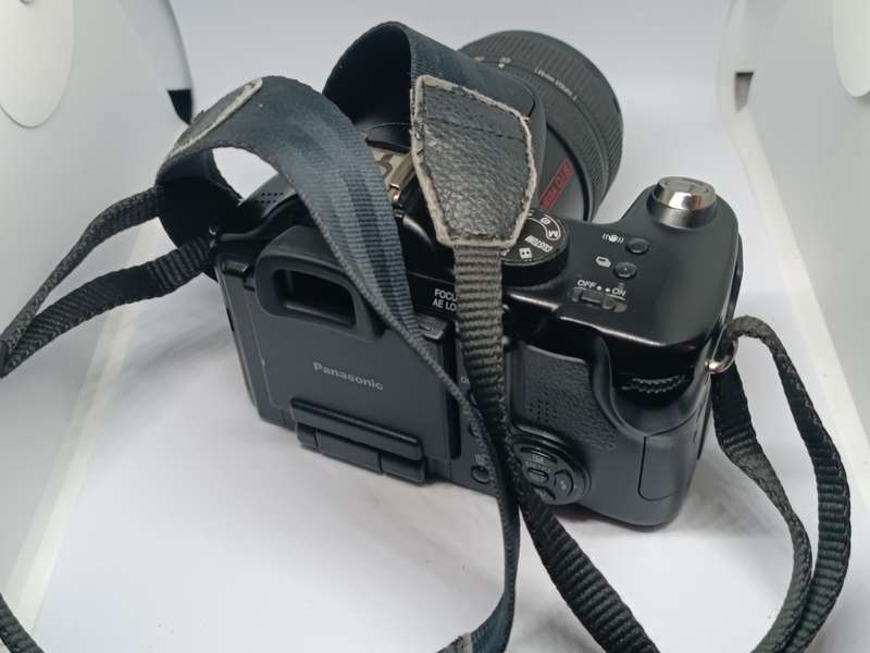 Panasonic Lumix DMC FZ50 - 10.1MP - 12x Zoom - Digital Camera