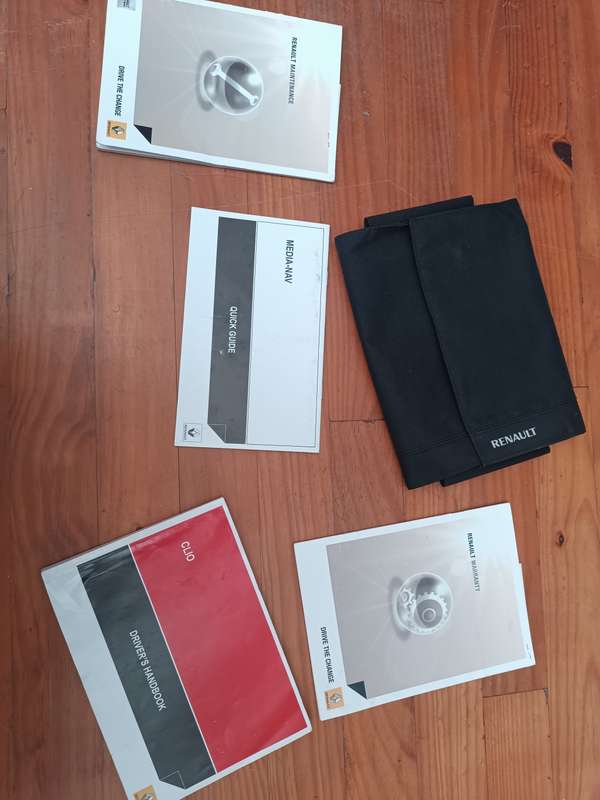 Renault Clio Books