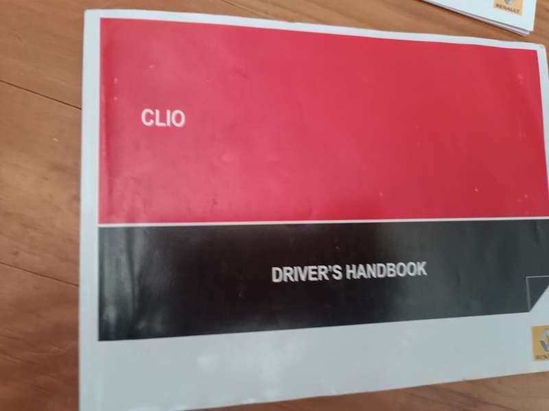 Renault Clio Books