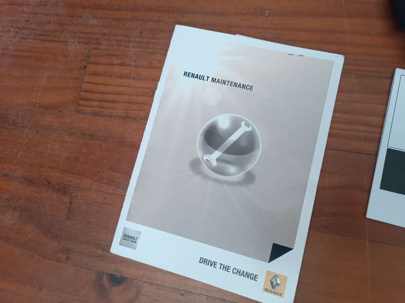 Renault Clio Books