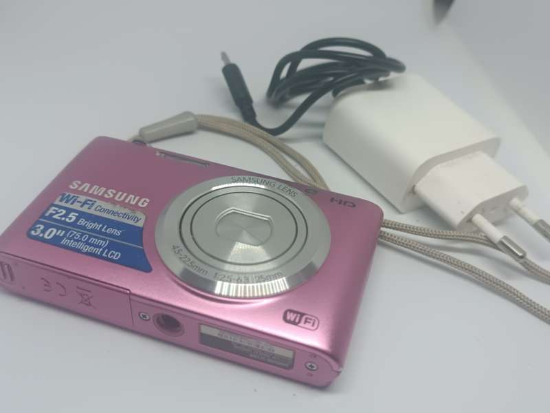 Samsung ST150F - 16.2MP - 5x Zoom - Smart Wifi Digital Camera