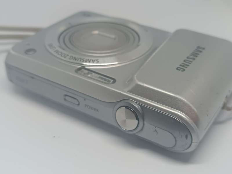 Samsung ES27 - 12.2MP - 4x Zoom - Digital Camera