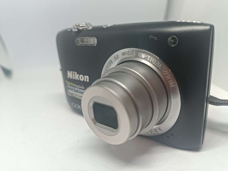 Nikon Coolpix S2900 - 20.1MP - 5x Zoom - Digital Camera