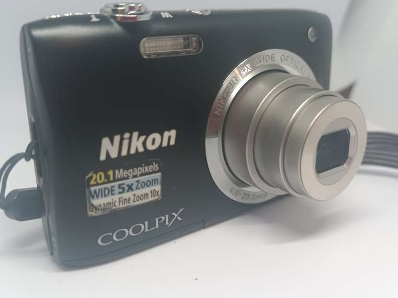 Nikon Coolpix S2900 - 20.1MP - 5x Zoom - Digital Camera