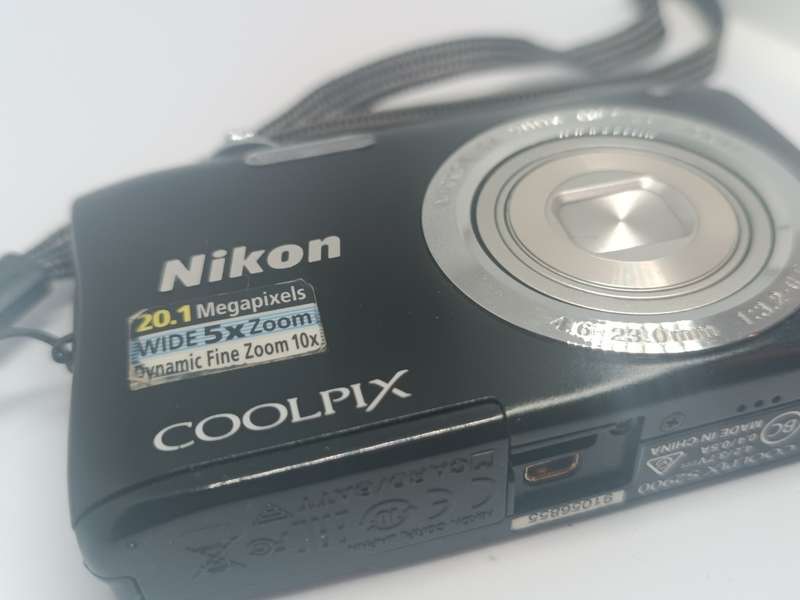 Nikon Coolpix S2900 - 20.1MP - 5x Zoom - Digital Camera